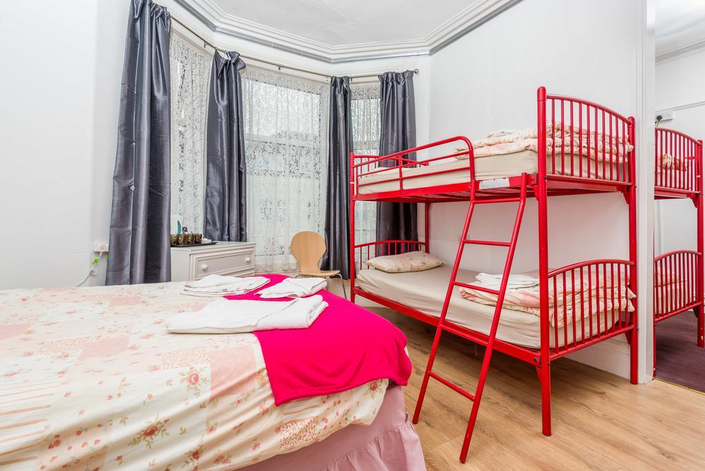 Uk Travel & Hospitality Ltd Ta Canberra Hotel Blackpool Dış mekan fotoğraf