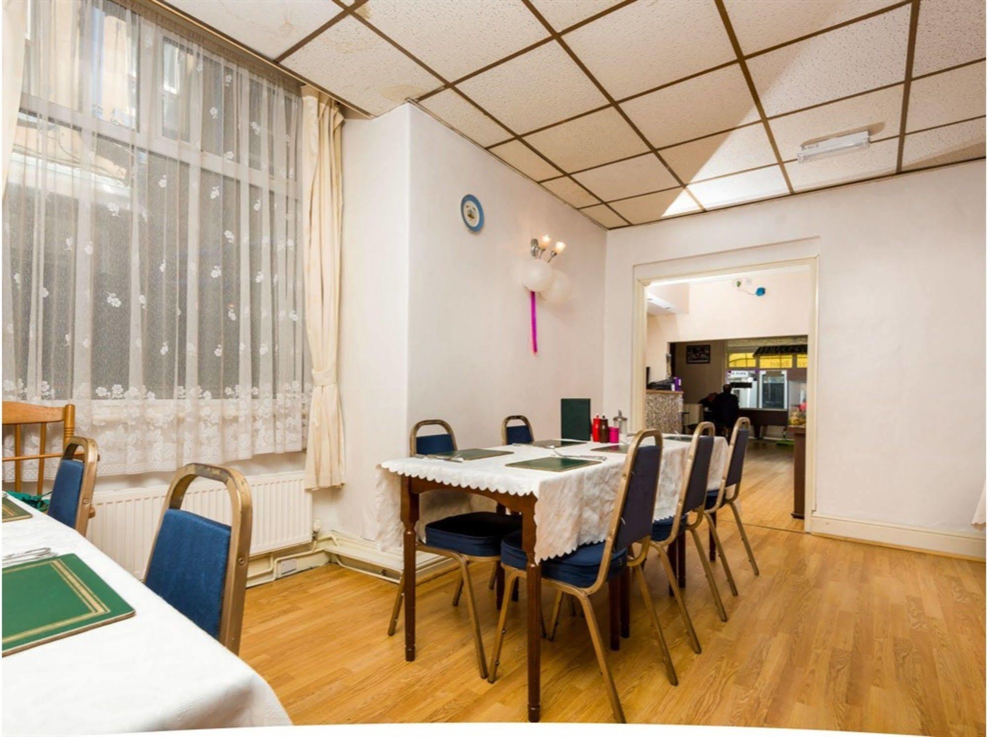 Uk Travel & Hospitality Ltd Ta Canberra Hotel Blackpool Dış mekan fotoğraf