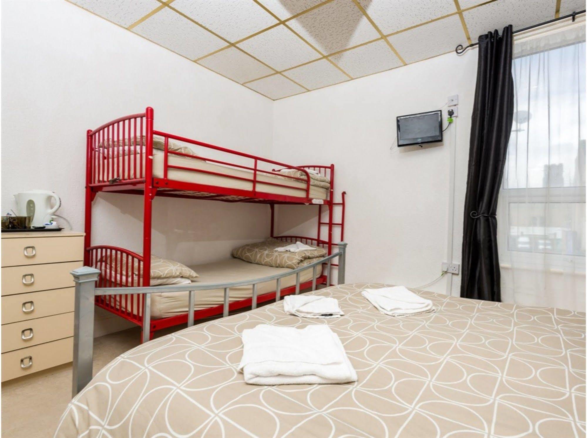 Uk Travel & Hospitality Ltd Ta Canberra Hotel Blackpool Dış mekan fotoğraf