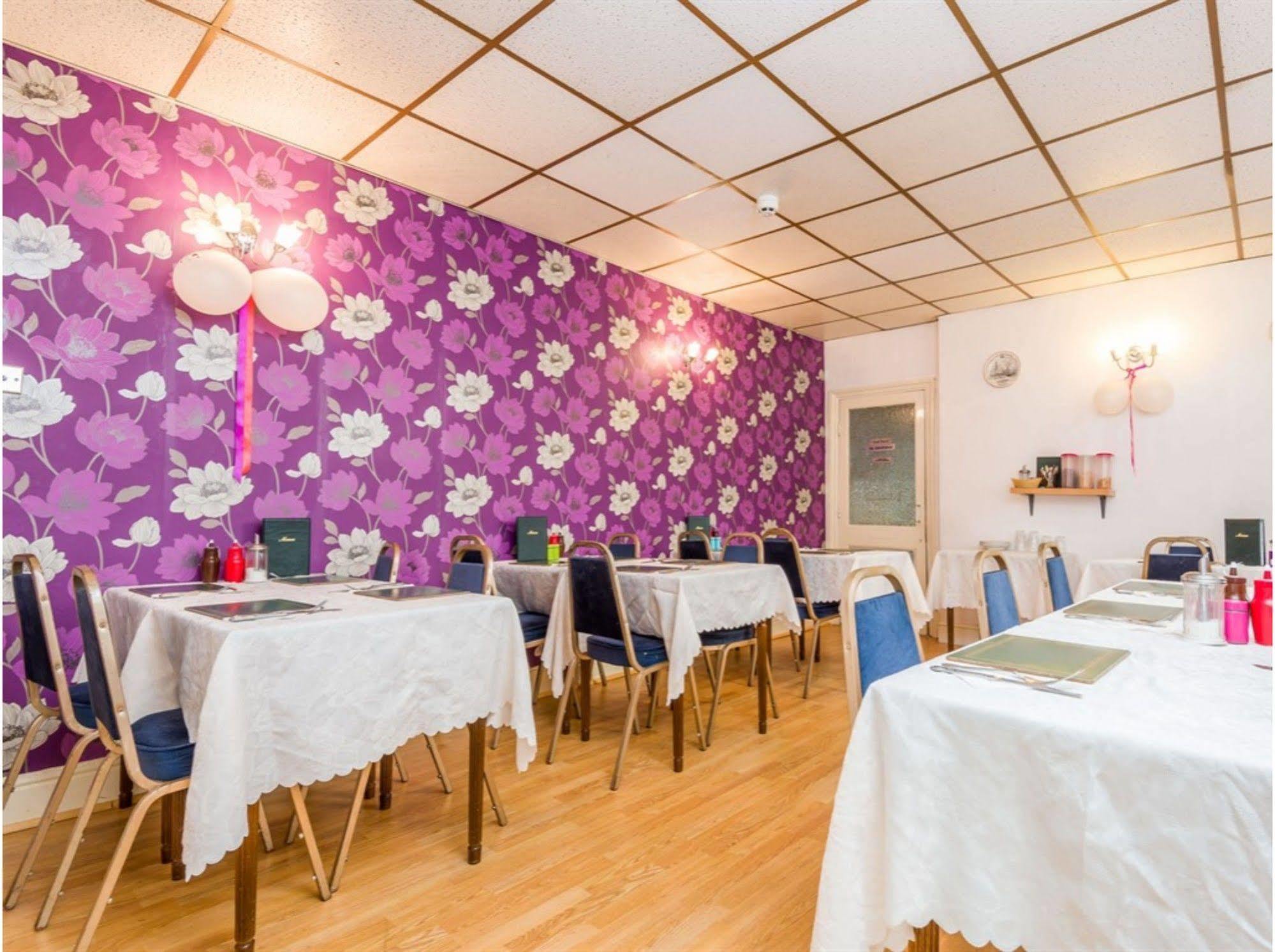 Uk Travel & Hospitality Ltd Ta Canberra Hotel Blackpool Dış mekan fotoğraf