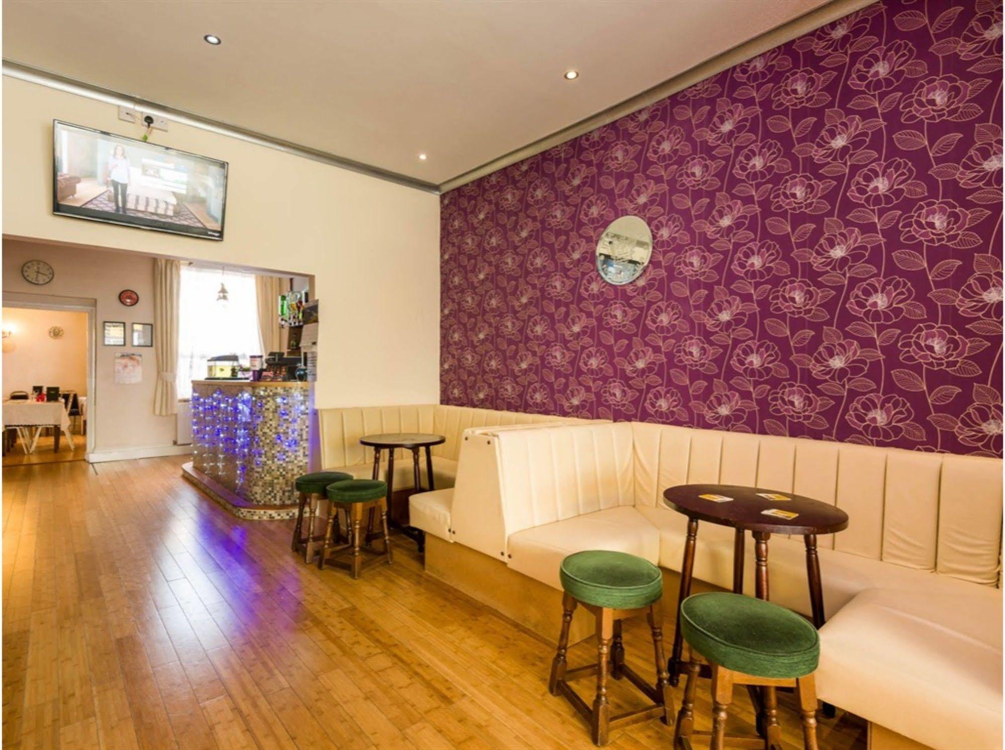 Uk Travel & Hospitality Ltd Ta Canberra Hotel Blackpool Dış mekan fotoğraf