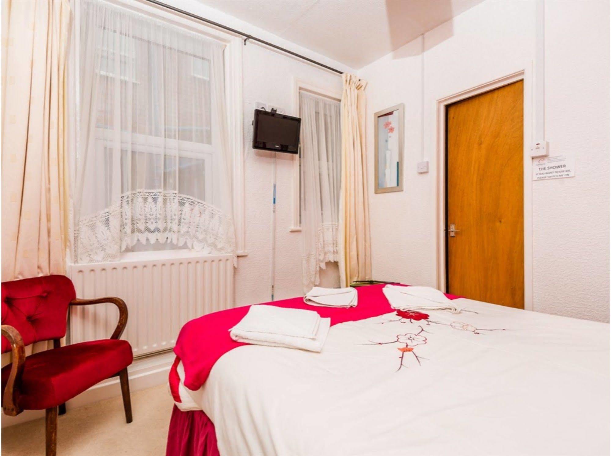 Uk Travel & Hospitality Ltd Ta Canberra Hotel Blackpool Dış mekan fotoğraf