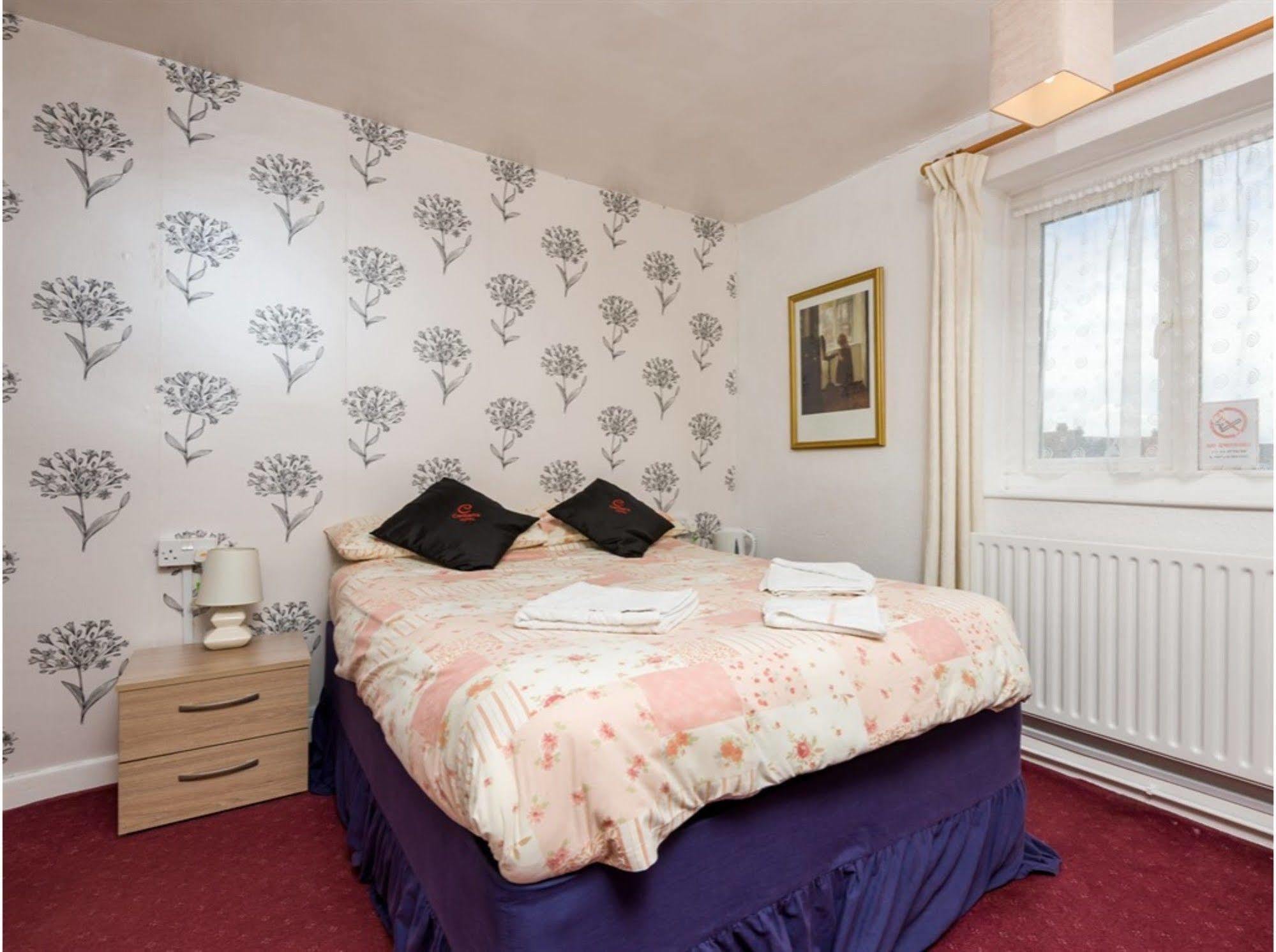 Uk Travel & Hospitality Ltd Ta Canberra Hotel Blackpool Dış mekan fotoğraf
