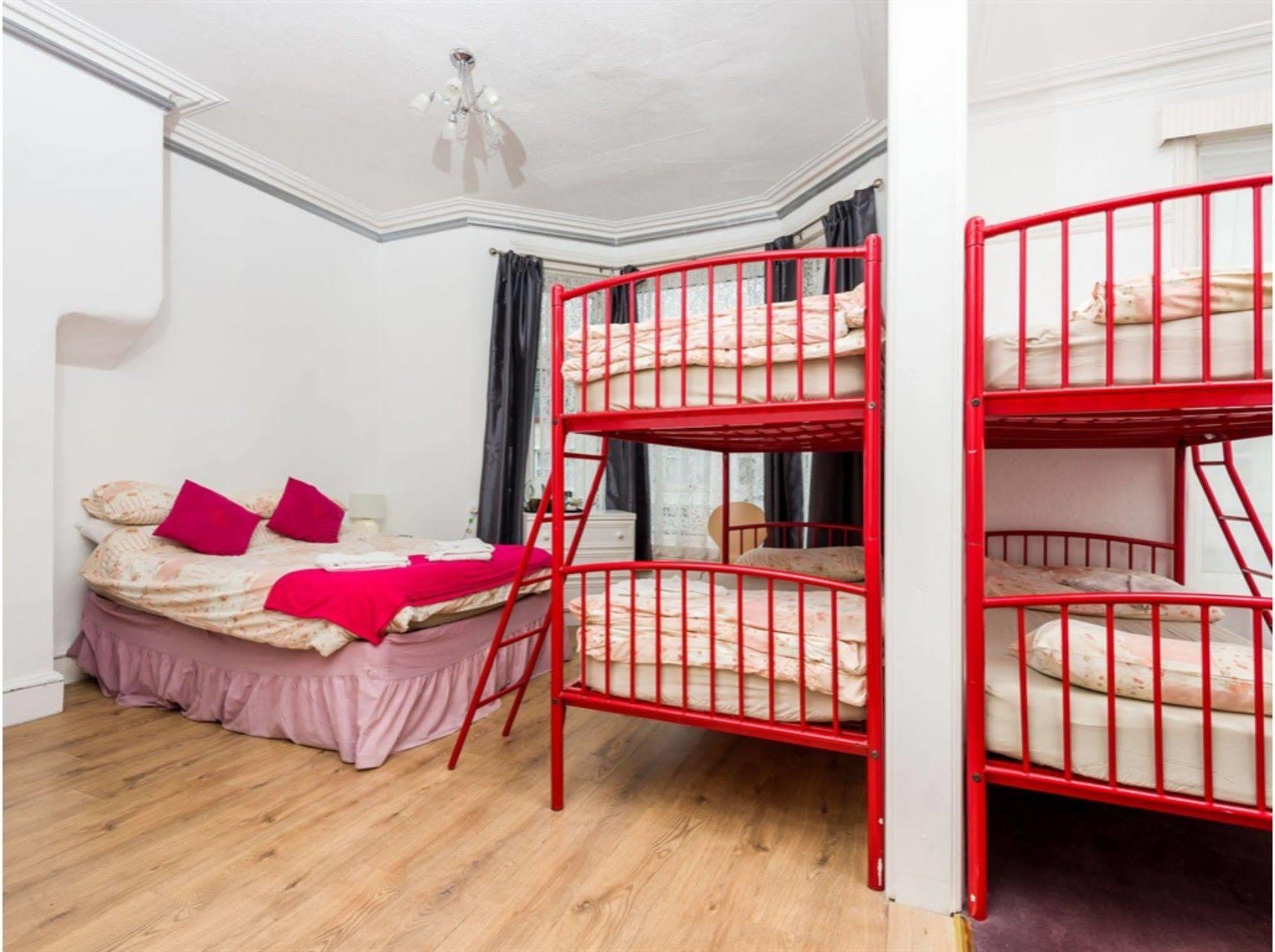 Uk Travel & Hospitality Ltd Ta Canberra Hotel Blackpool Dış mekan fotoğraf